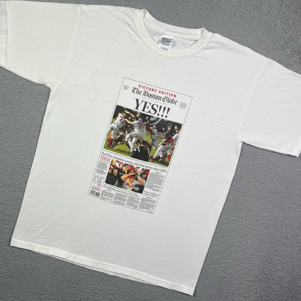 Vintage Boston Red Sox newspaper T-shirt
